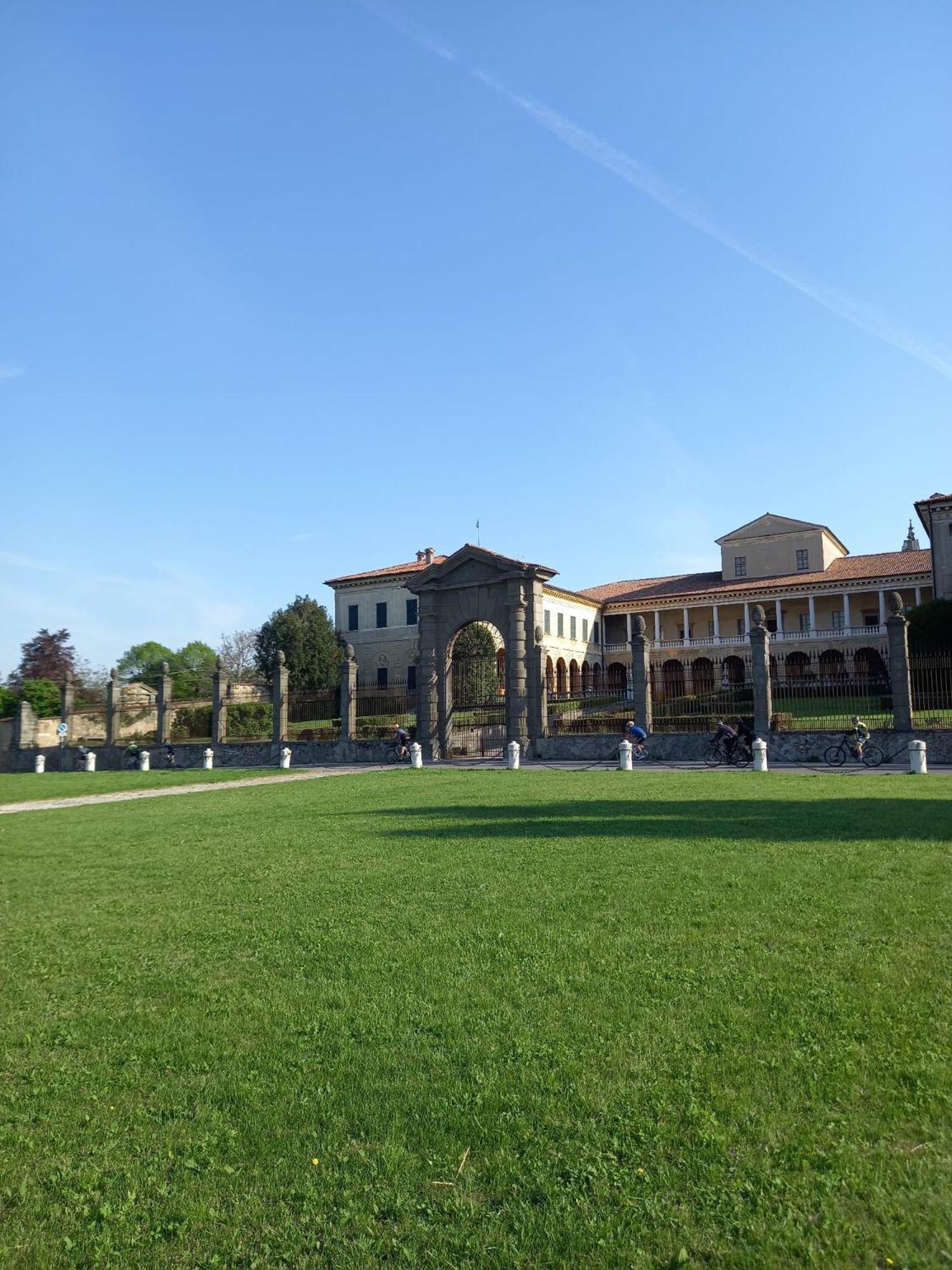 Апартаменты La Corte Del Bona - Vicino Alle Cantine E A Circa 15 Minuti Dal Lago Di Iseo - Эрбуско Экстерьер фото