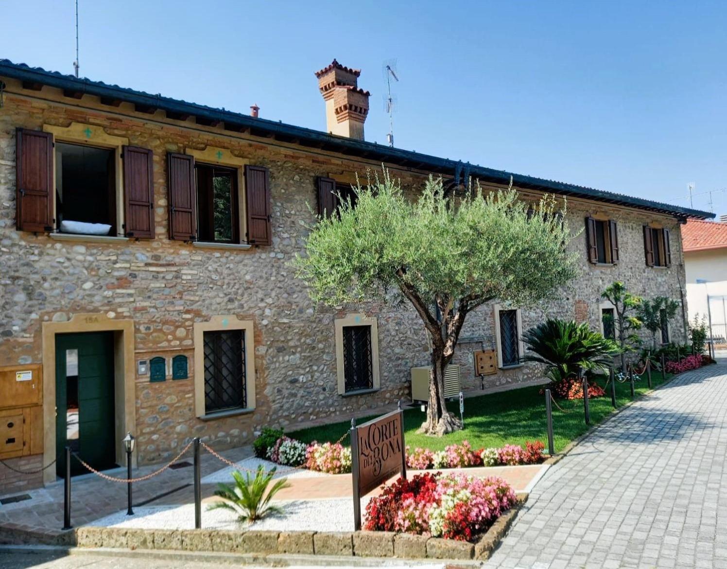 Апартаменты La Corte Del Bona - Vicino Alle Cantine E A Circa 15 Minuti Dal Lago Di Iseo - Эрбуско Экстерьер фото