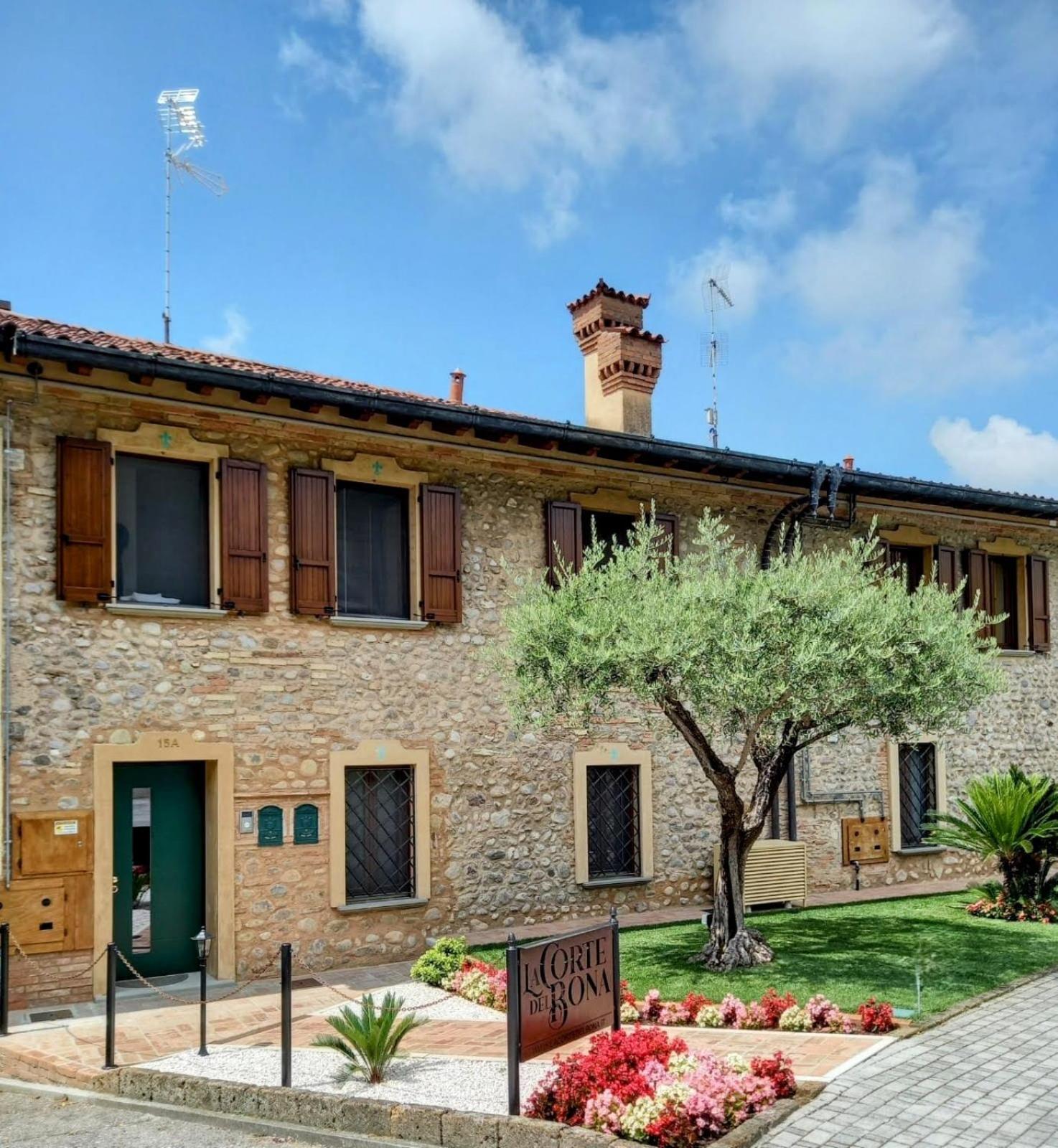 Апартаменты La Corte Del Bona - Vicino Alle Cantine E A Circa 15 Minuti Dal Lago Di Iseo - Эрбуско Экстерьер фото